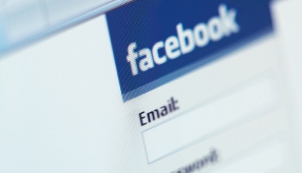 Annuncia il suicidio su Facebook, salvato dal 112 a Carbonia - SardiniaPost