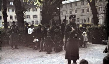 Bundesarchiv_R_165_Bild-244-52,_Asperg,_Deportation_von_Sinti_und_Roma