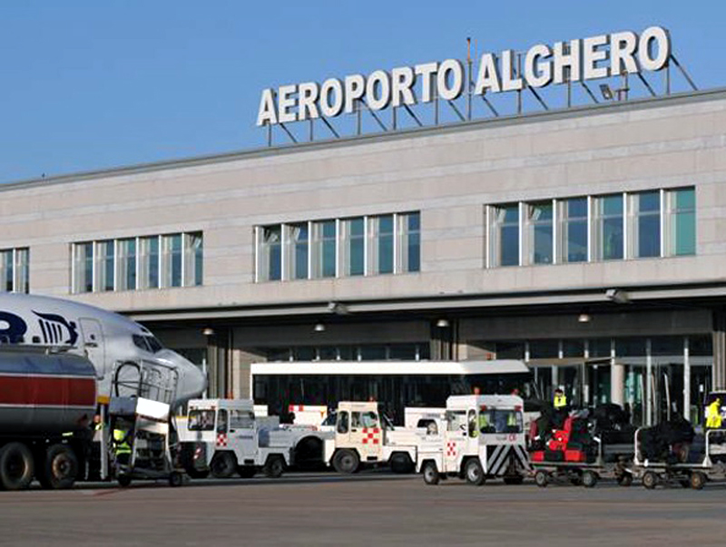 Risultati immagini per aeroporto alghero
