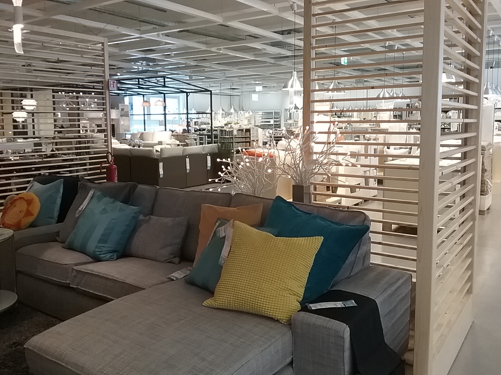 Ikea, il colosso dell'arredamento sbarca a cagliari: mercoledì l ...