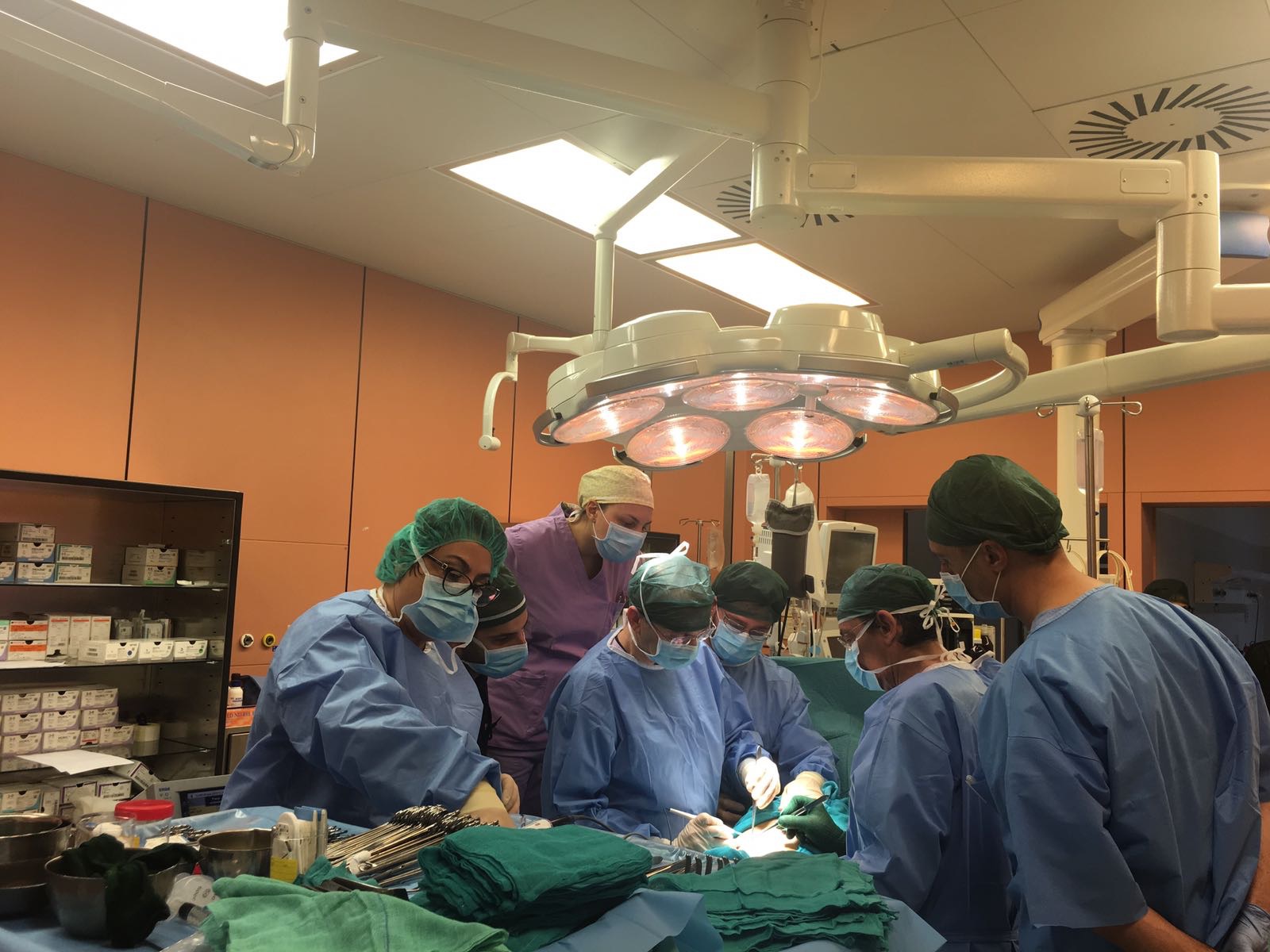 Tumore Al Colon E Al Fegato A Cagliari Doppio Intervento In