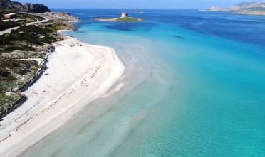 Niente Asciugamani Su Spiaggia La Pelosa A Stintino Rivolta
