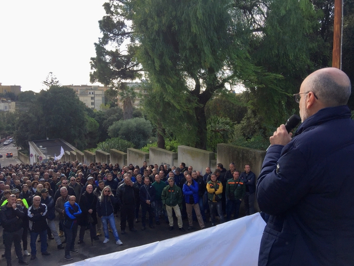 Forestas, presidio lavoratori a Cagliari: "Nominare subito il commissario" - SardiniaPost