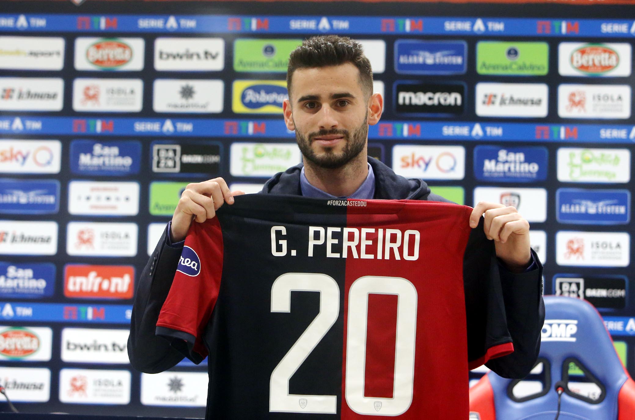 Il Cagliari presenta il nuovo acquisto. Gaston Pereiro: "C'è ...